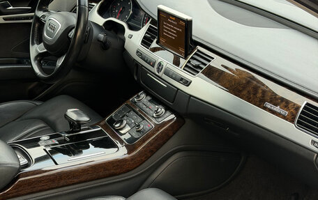 Audi A8, 2010 год, 1 700 000 рублей, 13 фотография