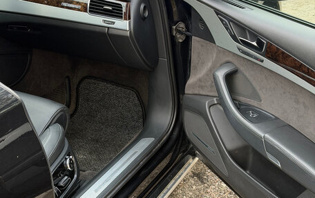 Audi A8, 2010 год, 1 700 000 рублей, 14 фотография