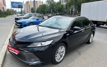 Toyota Camry, 2020 год, 3 100 000 рублей, 2 фотография
