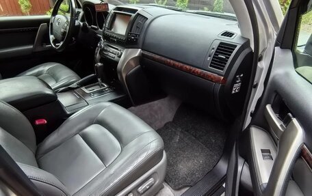 Toyota Land Cruiser 200, 2010 год, 3 499 999 рублей, 16 фотография