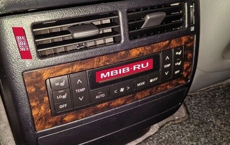 Toyota Land Cruiser 200, 2010 год, 3 499 999 рублей, 15 фотография