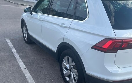 Volkswagen Tiguan II, 2021 год, 2 500 000 рублей, 3 фотография