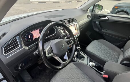 Volkswagen Tiguan II, 2021 год, 2 500 000 рублей, 5 фотография