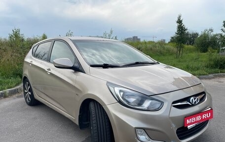 Hyundai Solaris II рестайлинг, 2012 год, 660 000 рублей, 3 фотография
