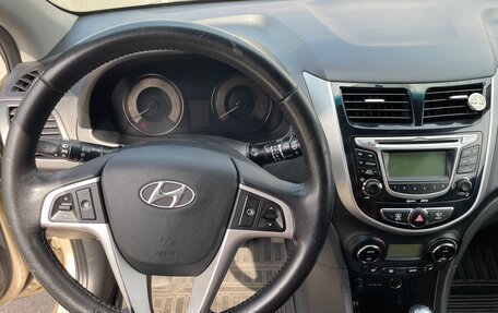 Hyundai Solaris II рестайлинг, 2012 год, 660 000 рублей, 12 фотография