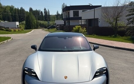 Porsche Taycan I, 2022 год, 17 000 000 рублей, 2 фотография