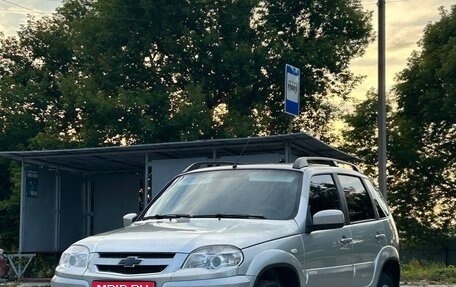 Chevrolet Niva I рестайлинг, 2016 год, 599 999 рублей, 2 фотография