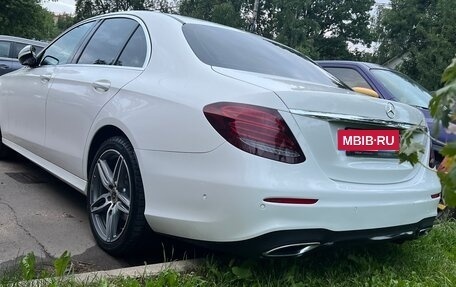 Mercedes-Benz E-Класс, 2018 год, 3 250 000 рублей, 4 фотография