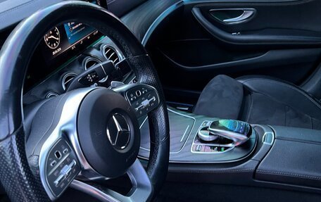 Mercedes-Benz E-Класс, 2018 год, 3 250 000 рублей, 20 фотография