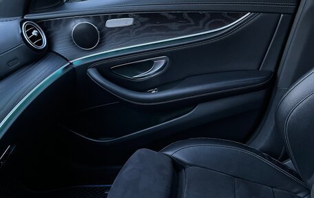 Mercedes-Benz E-Класс, 2018 год, 3 250 000 рублей, 19 фотография