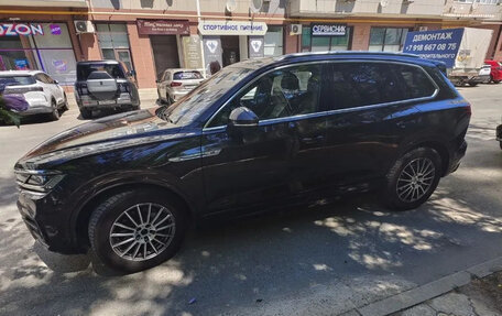 Volkswagen Touareg III, 2019 год, 4 200 000 рублей, 3 фотография