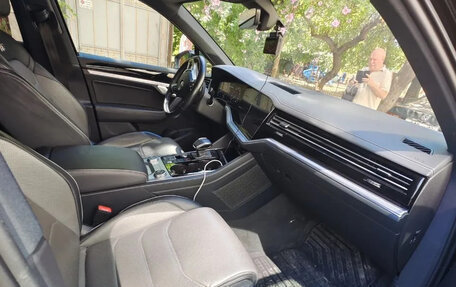 Volkswagen Touareg III, 2019 год, 4 200 000 рублей, 8 фотография