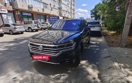 Volkswagen Touareg III, 2019 год, 4 200 000 рублей, 2 фотография