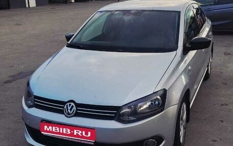 Volkswagen Polo VI (EU Market), 2013 год, 590 000 рублей, 1 фотография