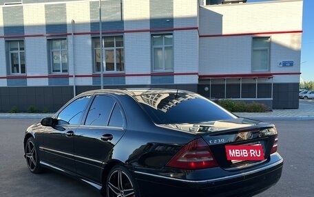 Mercedes-Benz C-Класс, 2004 год, 800 000 рублей, 3 фотография