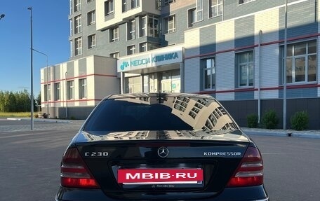 Mercedes-Benz C-Класс, 2004 год, 800 000 рублей, 4 фотография