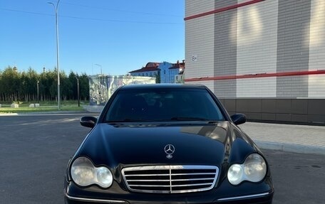 Mercedes-Benz C-Класс, 2004 год, 800 000 рублей, 8 фотография