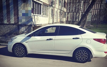 Hyundai Solaris II рестайлинг, 2011 год, 750 000 рублей, 2 фотография