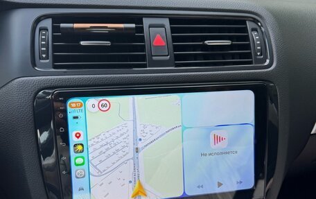 Volkswagen Jetta VI, 2013 год, 1 050 000 рублей, 4 фотография