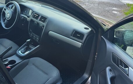 Volkswagen Jetta VI, 2013 год, 1 050 000 рублей, 12 фотография