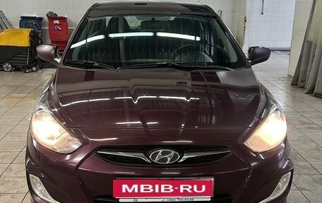 Hyundai Solaris II рестайлинг, 2012 год, 950 000 рублей, 1 фотография