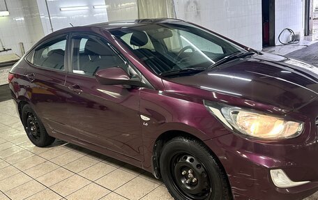 Hyundai Solaris II рестайлинг, 2012 год, 950 000 рублей, 3 фотография