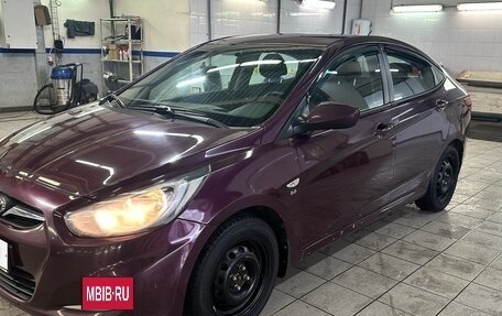 Hyundai Solaris II рестайлинг, 2012 год, 950 000 рублей, 2 фотография