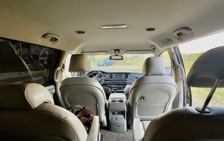 KIA Carnival III, 2019 год, 2 650 000 рублей, 20 фотография