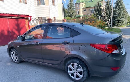 Hyundai Solaris II рестайлинг, 2012 год, 700 000 рублей, 5 фотография