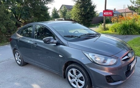 Hyundai Solaris II рестайлинг, 2012 год, 700 000 рублей, 3 фотография