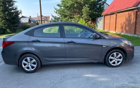 Hyundai Solaris II рестайлинг, 2012 год, 700 000 рублей, 8 фотография