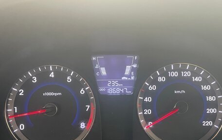Hyundai Solaris II рестайлинг, 2012 год, 700 000 рублей, 9 фотография