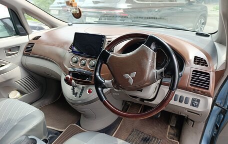 Mitsubishi Grandis, 2003 год, 430 000 рублей, 4 фотография
