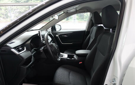 Toyota RAV4, 2020 год, 2 980 000 рублей, 12 фотография