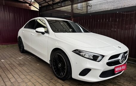 Mercedes-Benz A-Класс, 2019 год, 2 550 000 рублей, 1 фотография
