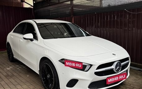 Mercedes-Benz A-Класс, 2019 год, 2 550 000 рублей, 2 фотография