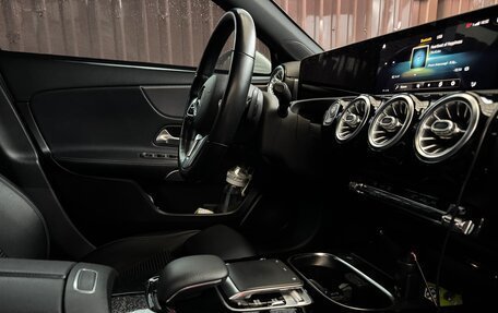 Mercedes-Benz A-Класс, 2019 год, 2 550 000 рублей, 15 фотография