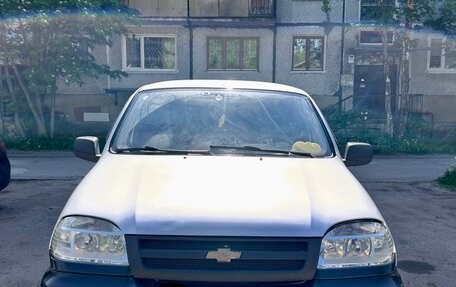 Chevrolet Niva I рестайлинг, 2005 год, 390 000 рублей, 2 фотография