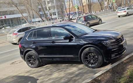 Volkswagen Tiguan II, 2018 год, 3 650 000 рублей, 3 фотография