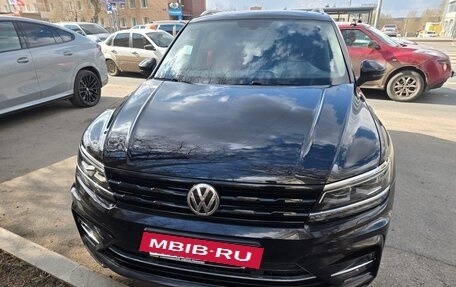 Volkswagen Tiguan II, 2018 год, 3 650 000 рублей, 2 фотография