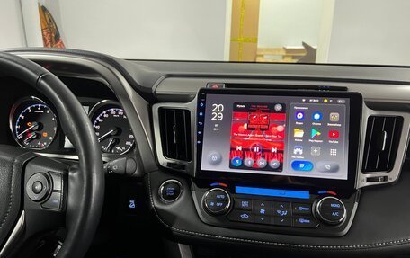 Toyota RAV4, 2018 год, 3 300 000 рублей, 2 фотография