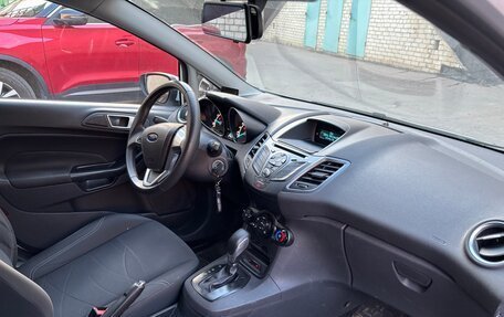 Ford Fiesta, 2015 год, 850 000 рублей, 5 фотография