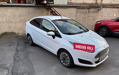 Ford Fiesta, 2015 год, 850 000 рублей, 3 фотография