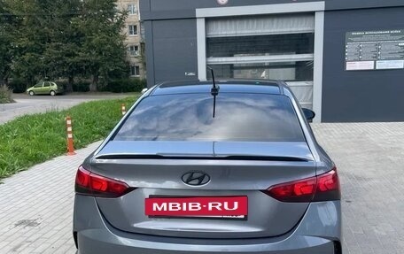 Hyundai Solaris II рестайлинг, 2021 год, 1 350 000 рублей, 2 фотография