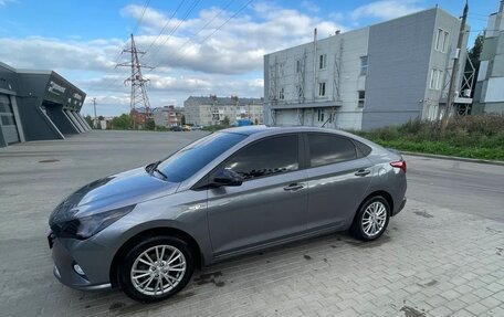 Hyundai Solaris II рестайлинг, 2021 год, 1 350 000 рублей, 4 фотография