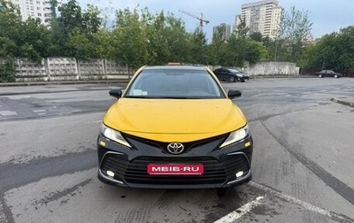 Toyota Camry, 2021 год, 1 600 000 рублей, 1 фотография