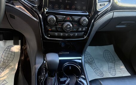 Jeep Grand Cherokee, 2018 год, 6 200 000 рублей, 16 фотография