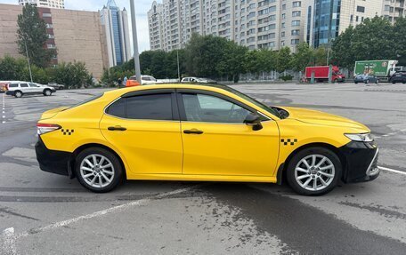Toyota Camry, 2021 год, 1 600 000 рублей, 9 фотография
