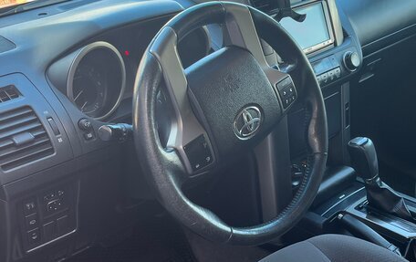 Toyota Land Cruiser Prado 150 рестайлинг 2, 2013 год, 3 300 000 рублей, 5 фотография