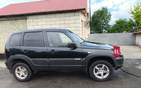 Chevrolet Niva I рестайлинг, 2016 год, 530 000 рублей, 4 фотография